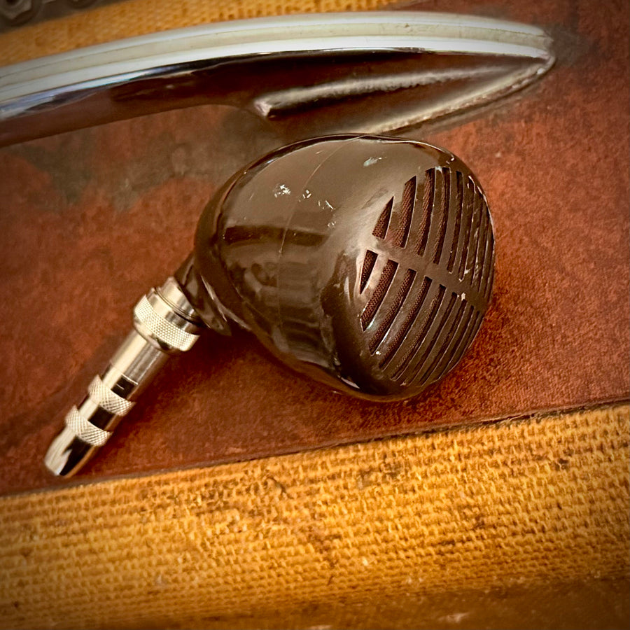 vm1724 - Shure Small Shell Streamliner, Brush Crystal