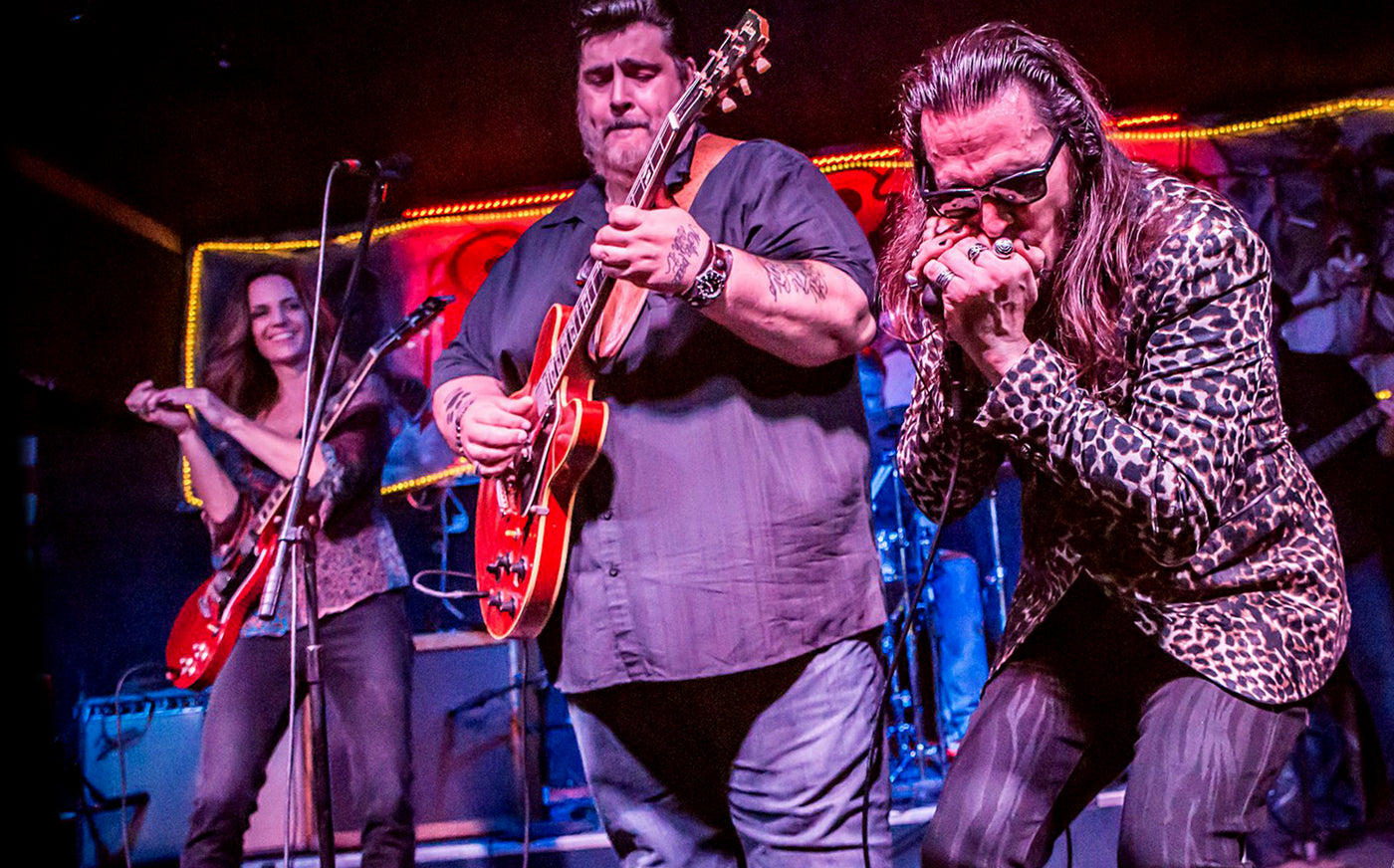 Dennis Guenling performing