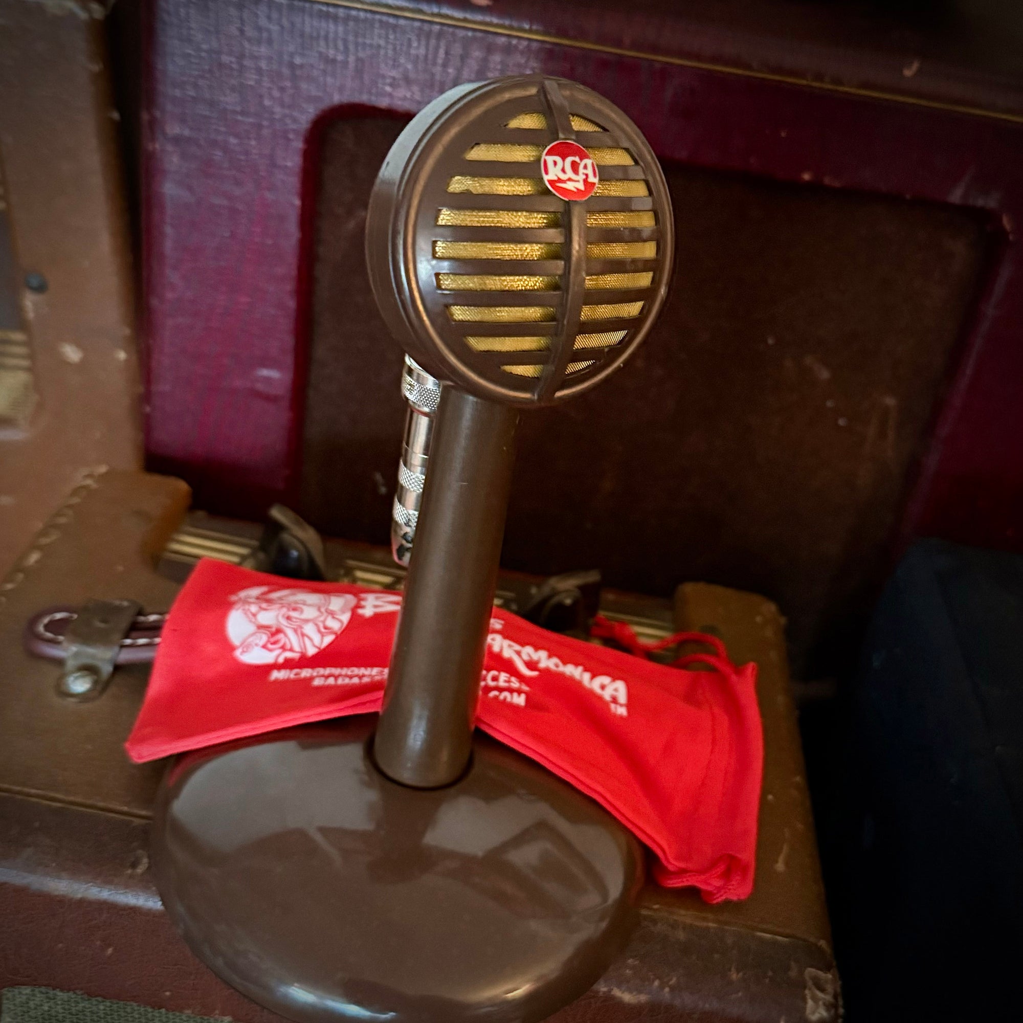 VM1659 - Astatic/RCA Brown Biscuit on stand, Hot Crystal