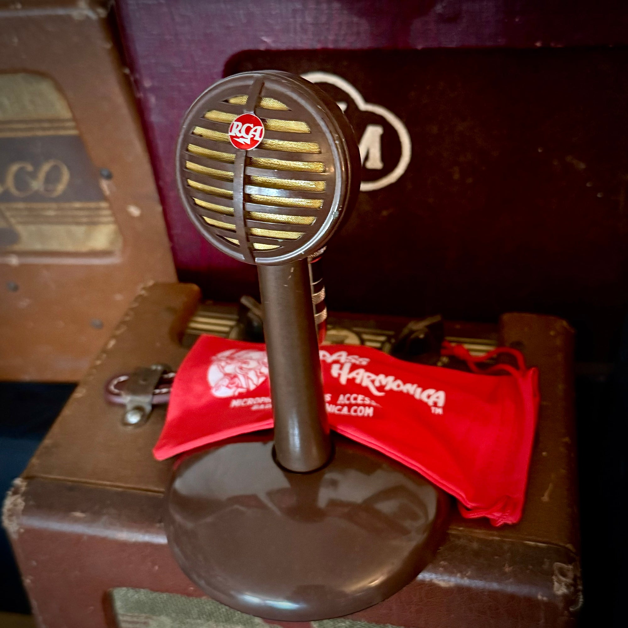 VM1659 - Astatic/RCA Brown Biscuit on stand, Hot Crystal