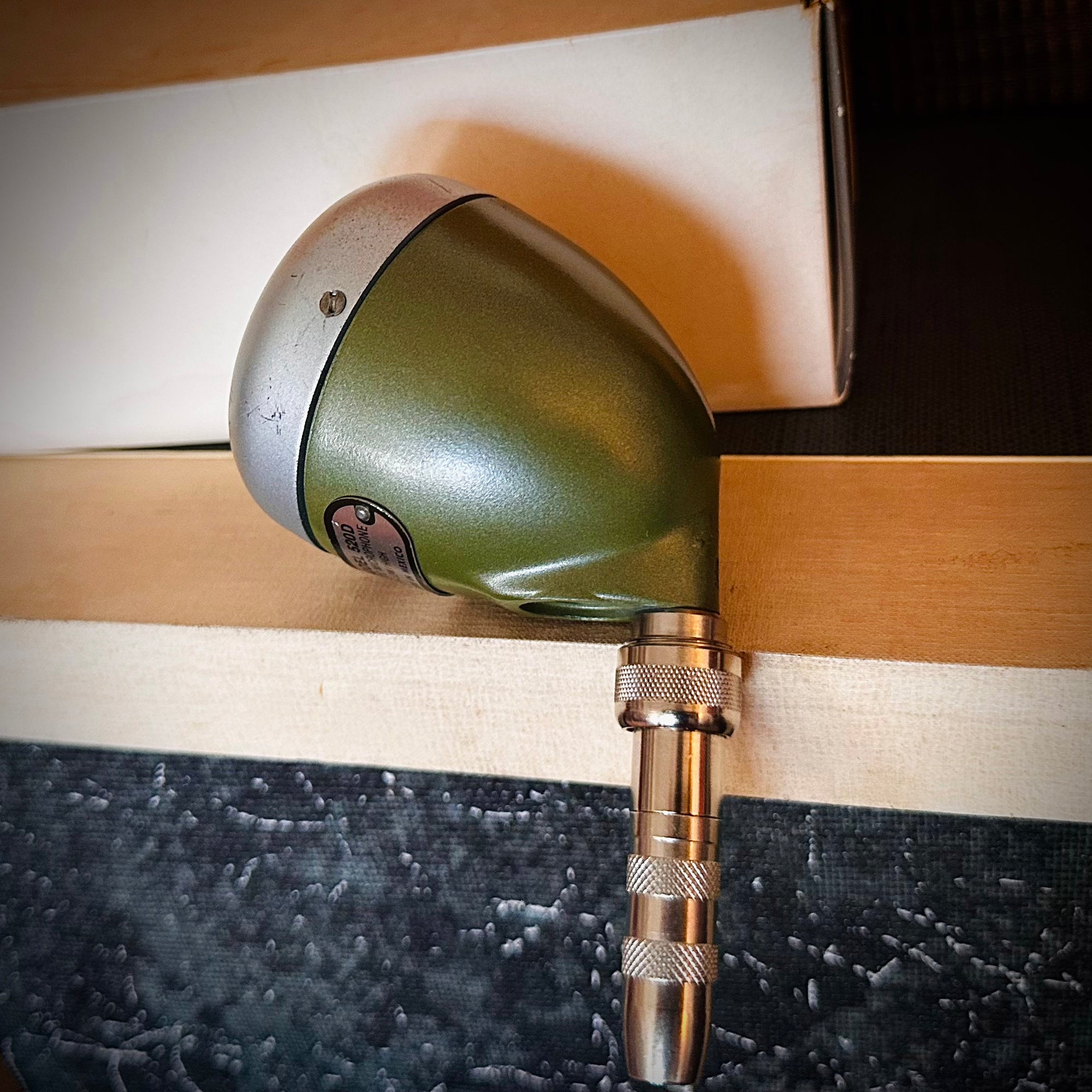 vm1652 - Shure 520D Green Bullet in box, CM