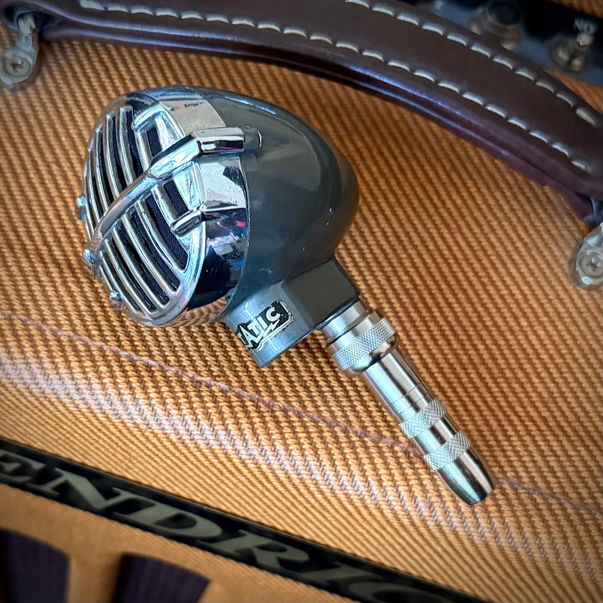 vm1719 - 1942 Astatic JT-30 w/Decal, Vintage Crystal