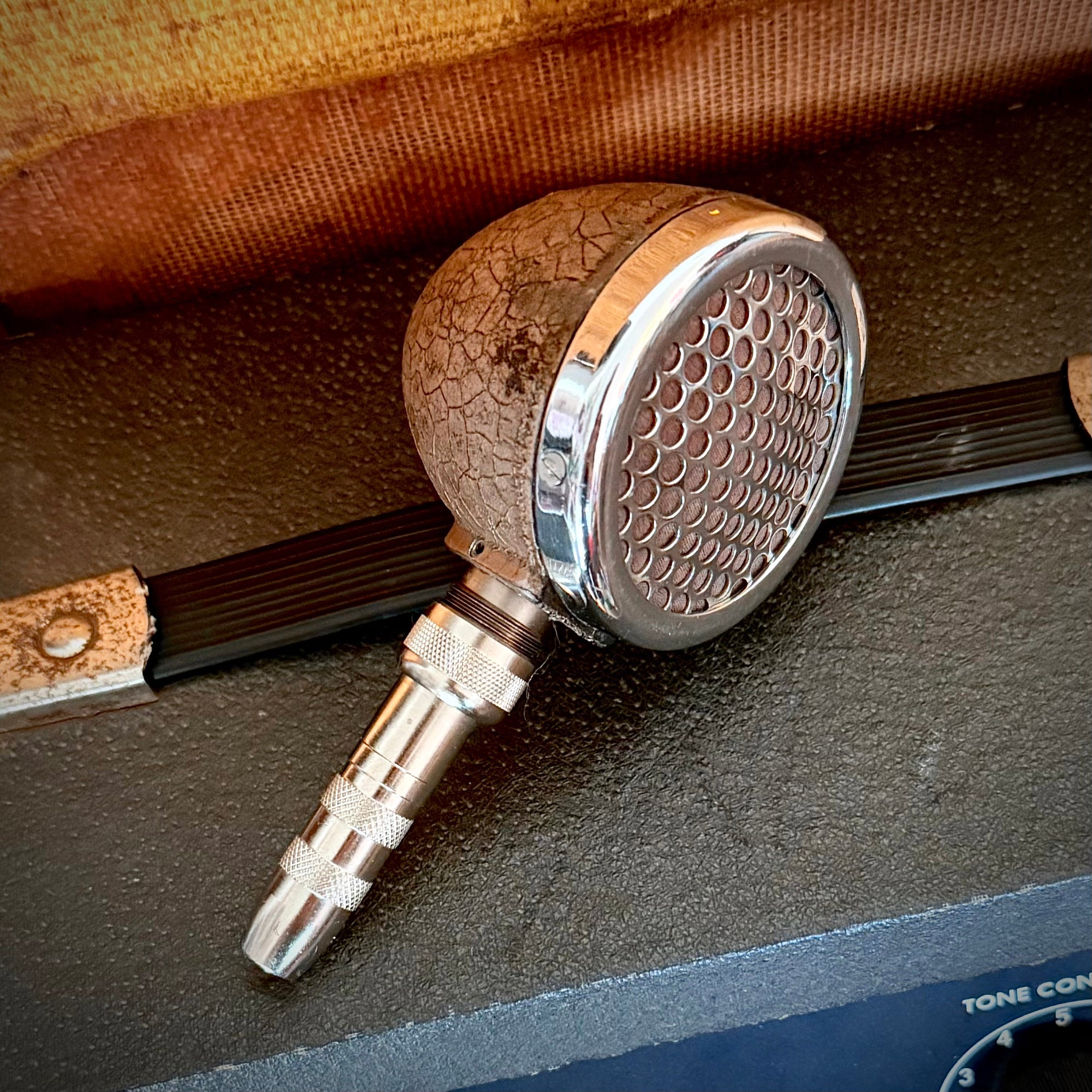 vm1723 - European Bullet, Vintage Crystal