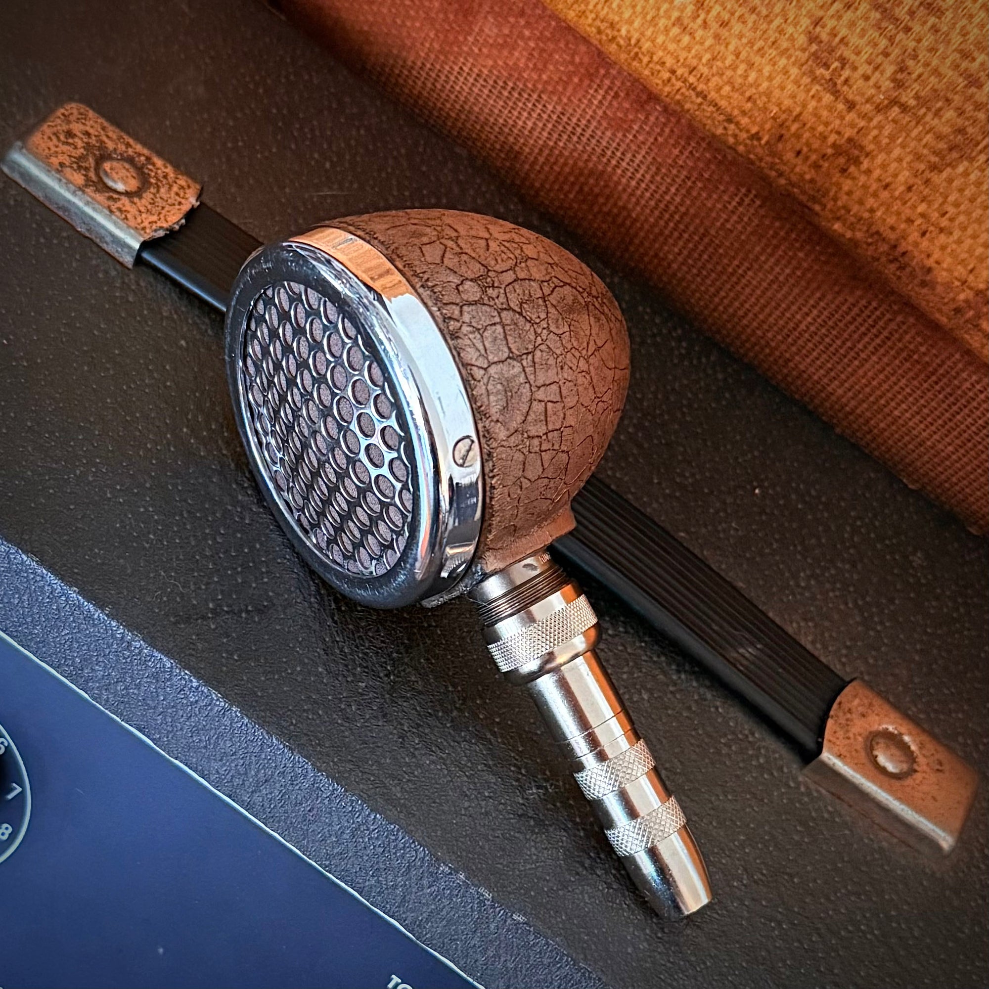 vm1723 - European Bullet, Vintage Crystal