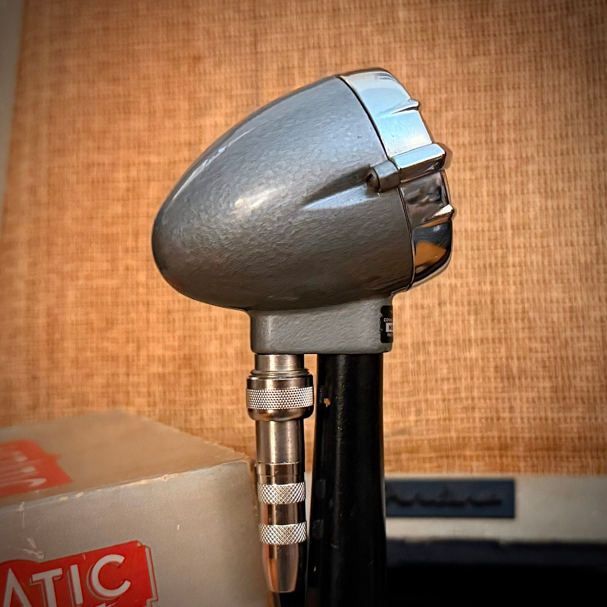 vm1746 - Astatic JT-30 in box, Brush Crystal