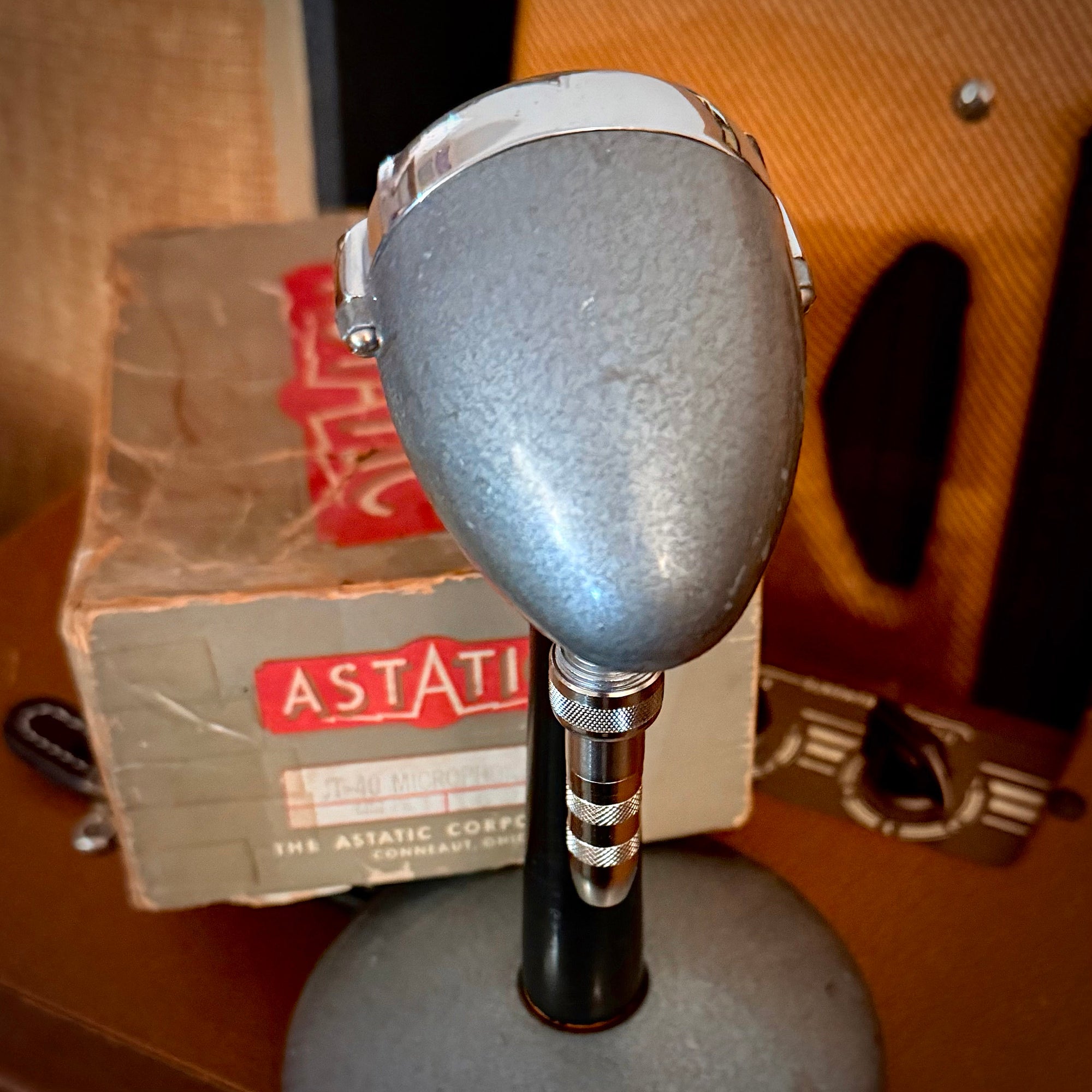 vm1770 - Astatic JT-40 in box, 101 Crystal