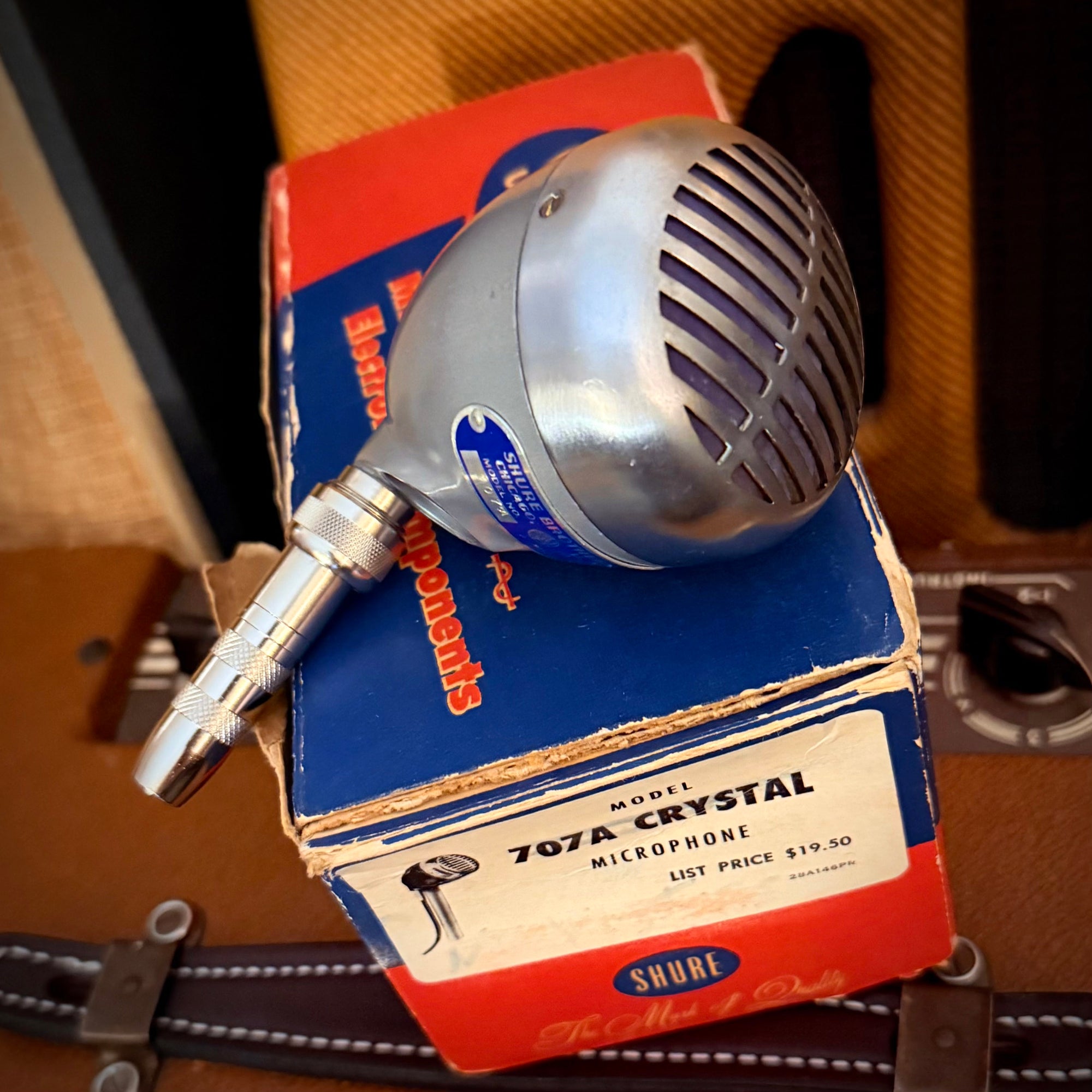 vm1771 - Shure 707A in box, Brush Crystal