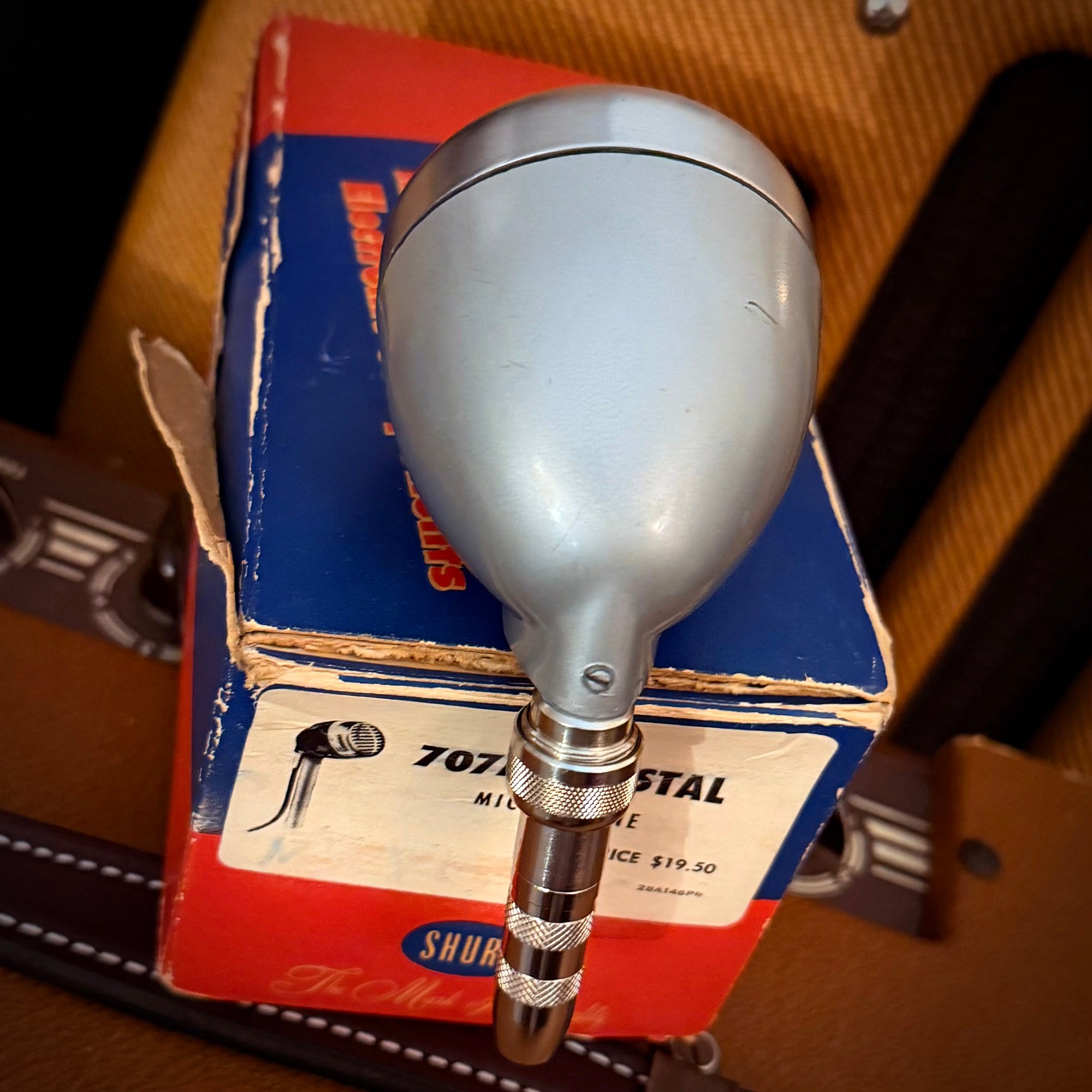 vm1771 - Shure 707A in box, Brush Crystal