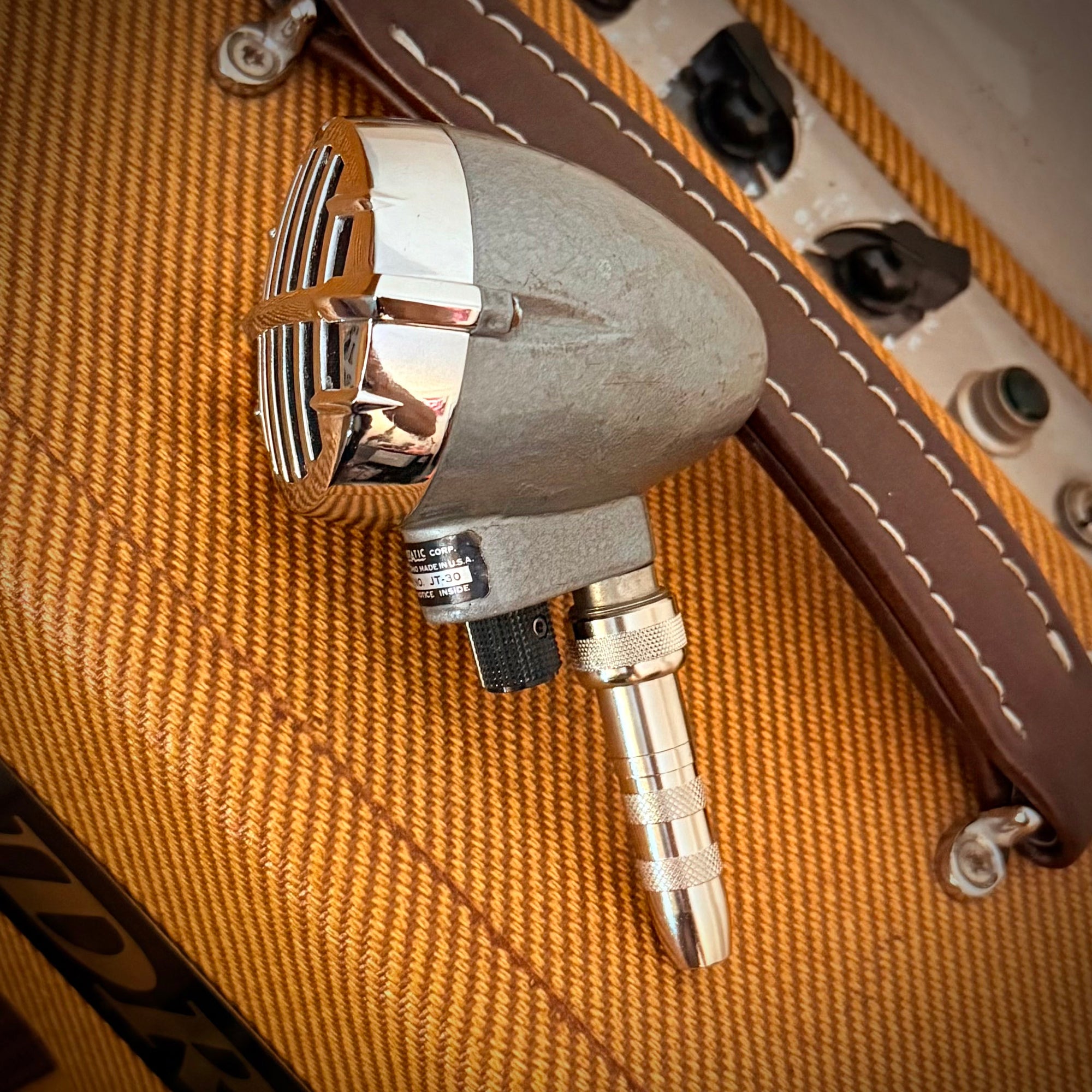 vm1774 - Astatic JT-30, Hot CM, Volume Control