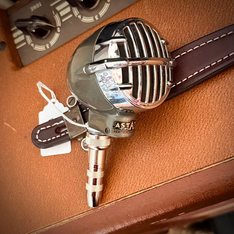 vm1777 - 1942 Astatic JT-30 with decal, Hot 101 Crystal