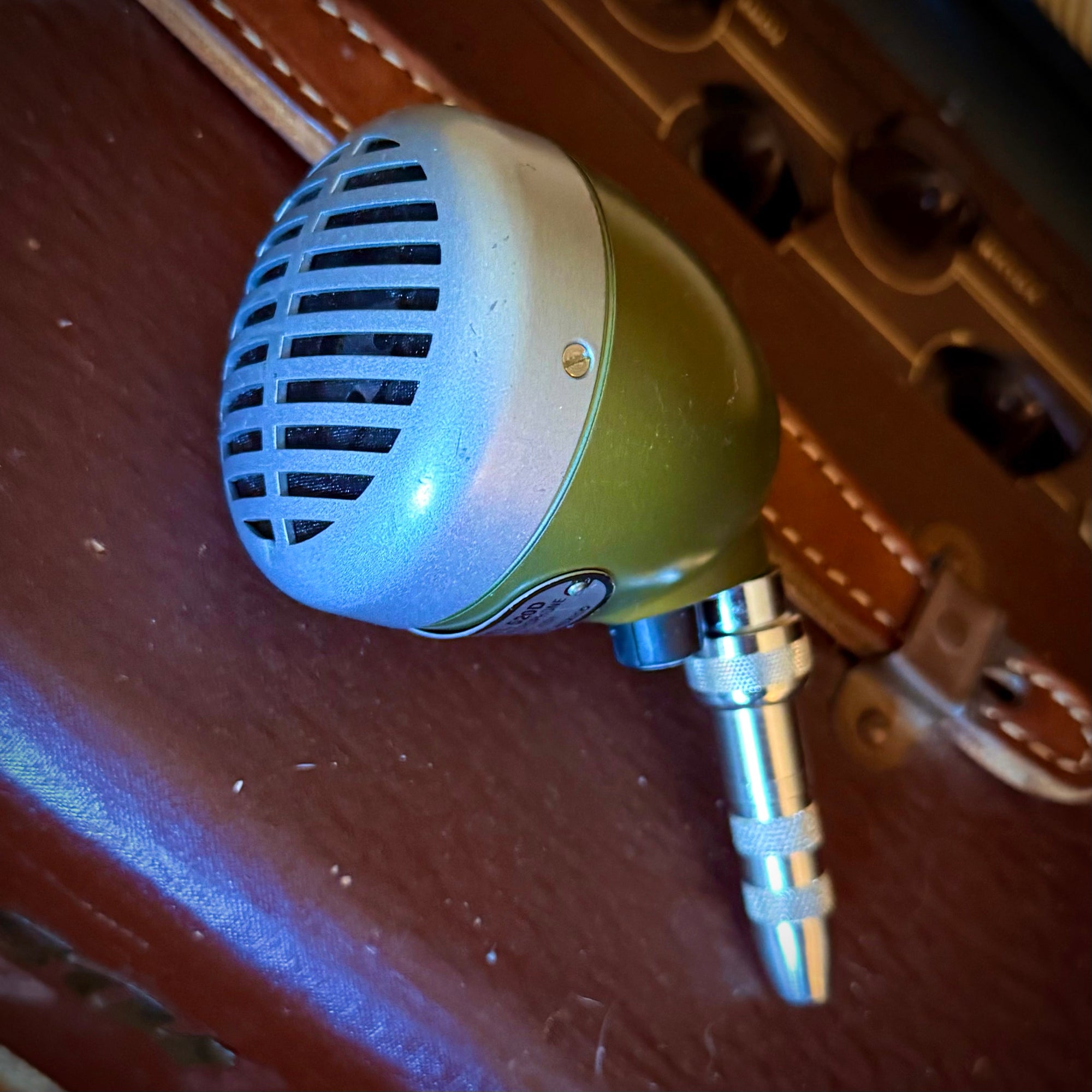vm1798 - Shure 520D, with Volume Control