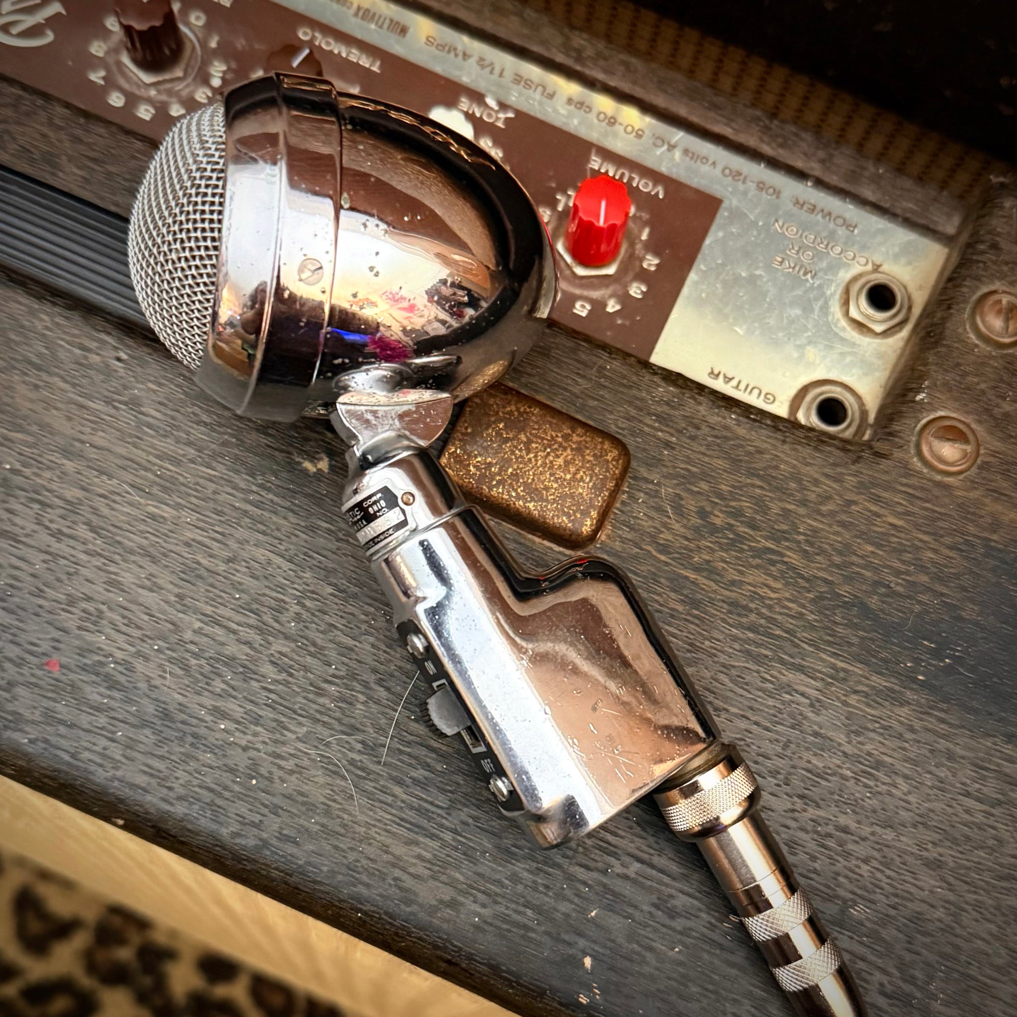 vm1813 - Astatic T-3-S, Shure Controlled Magnetic