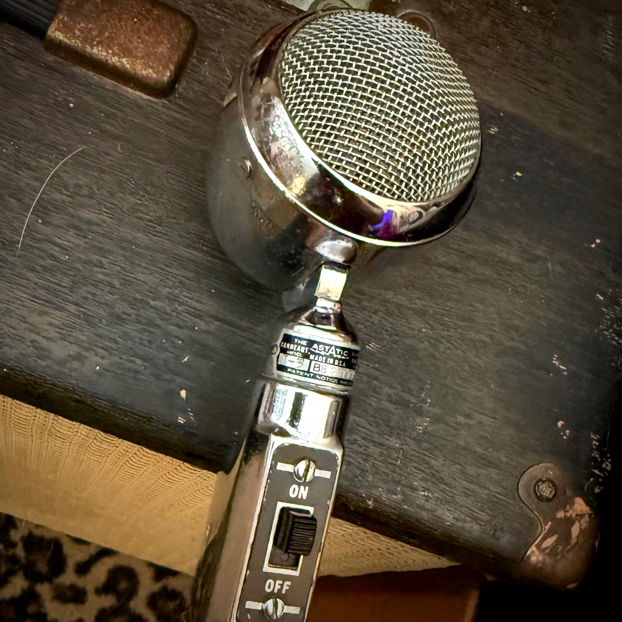 vm1813 - Astatic T-3-S, Shure Controlled Magnetic