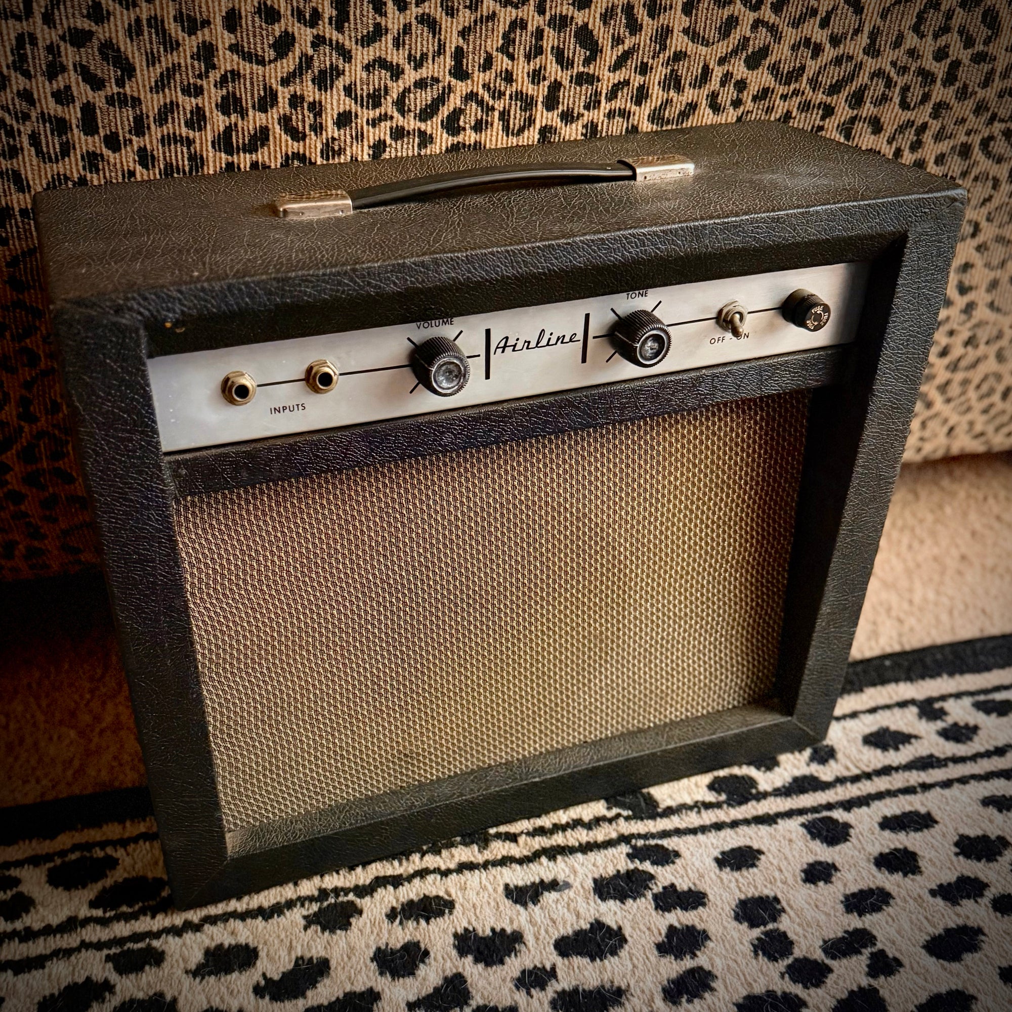 VMA1172 - Airline Amp, 1x8" speaker