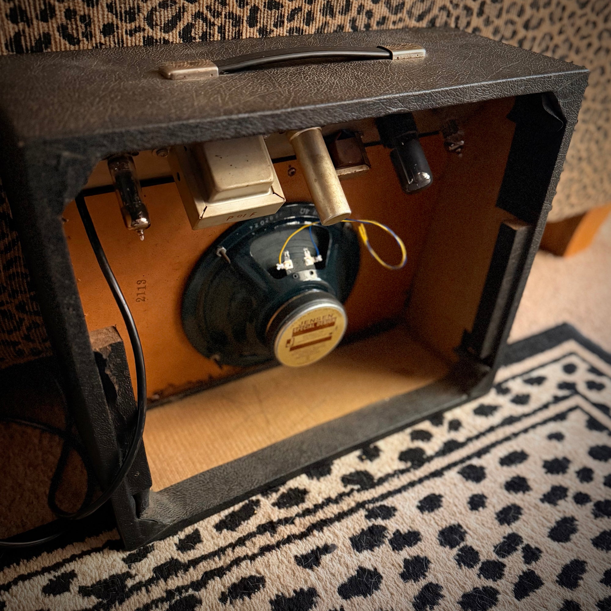 VMA1172 - Airline Amp, 1x8" speaker