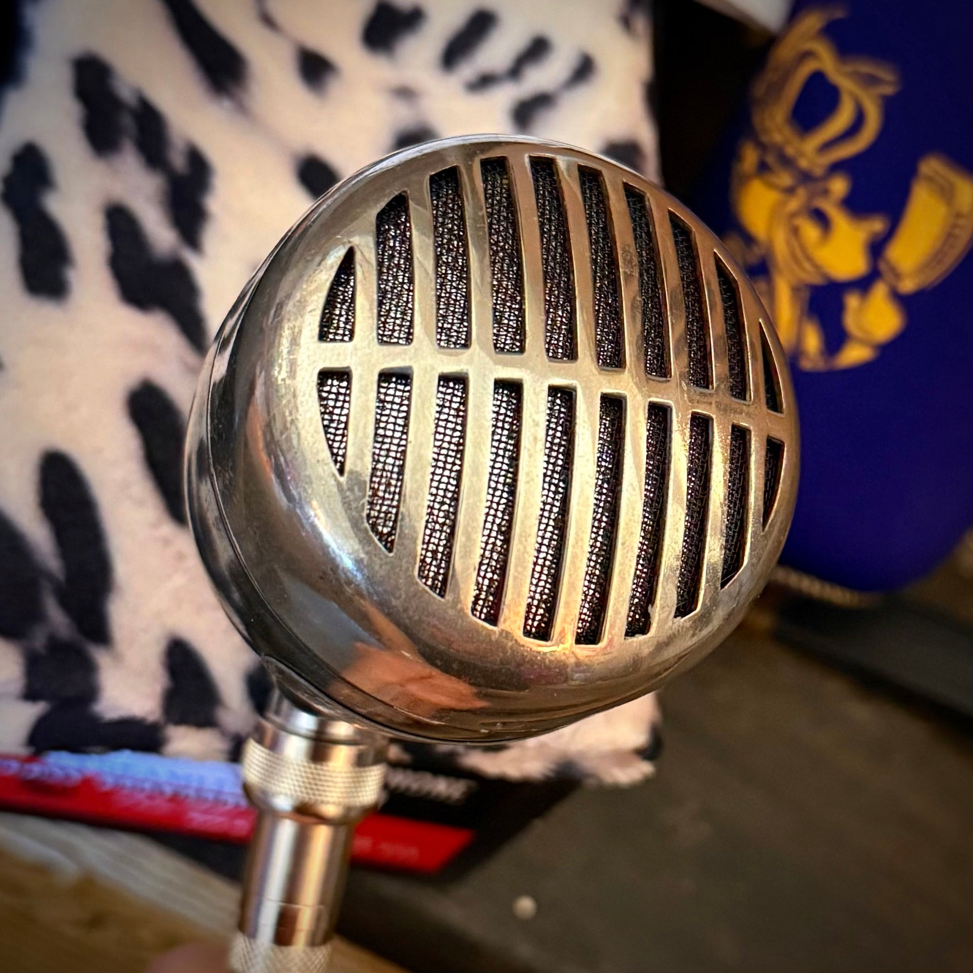 VMS1093 - Custom Shure small-shell, Brush Crystal